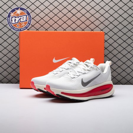 Nike Vomero 18 Platinum Tint Siren Red Light Smoke Grey Metallic Pewter HM6803-001 Unisex